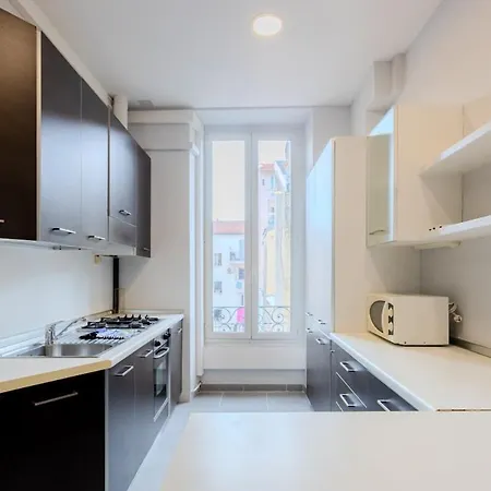 Appartement Tête Au Carré 3 Pièces Proche Coulée Verte *